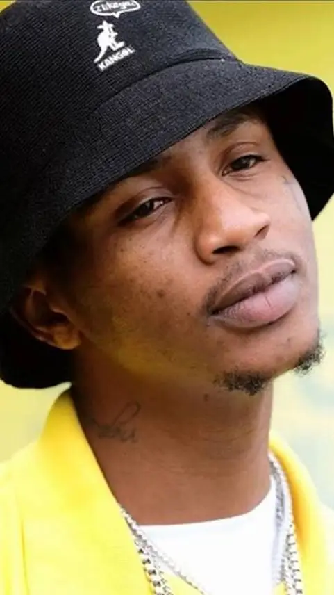 ai character: Emtee background