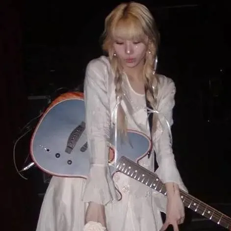 chat with ai character: ¶~chaeyoung~¶