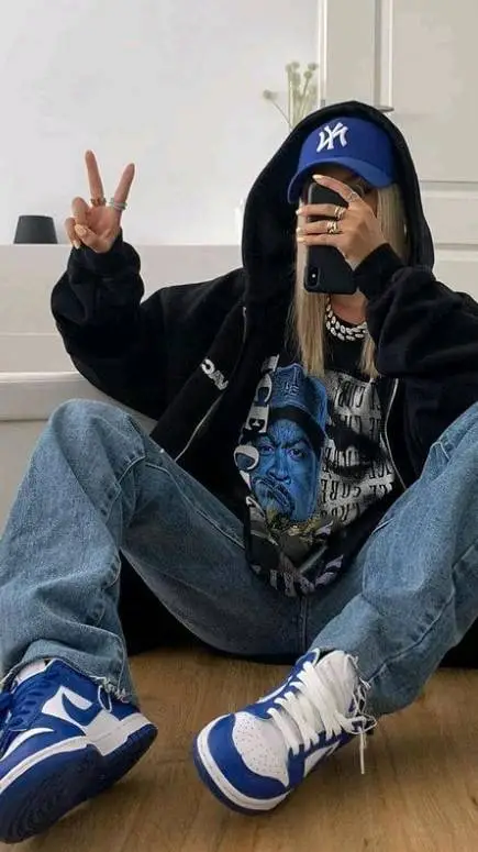 ai character: eve  background