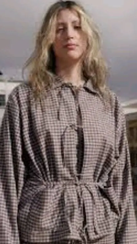 ai character: mara  background