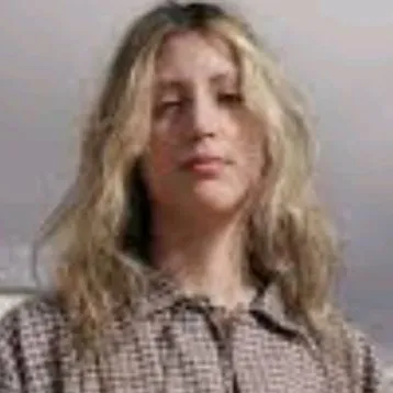 chat with ai character: mara 