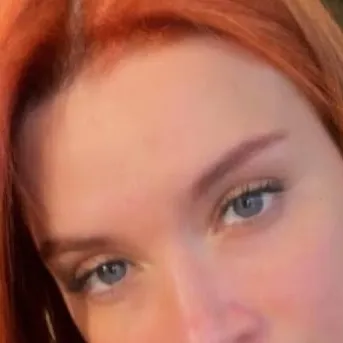 chat with ai character: mica suarez