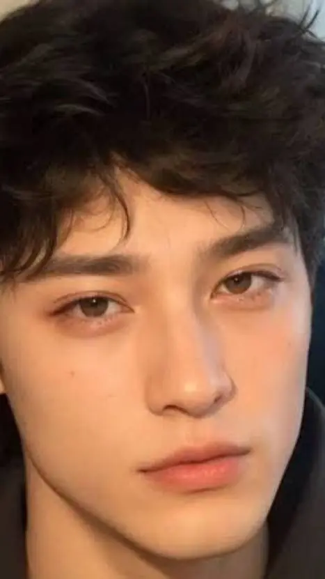 ai character: Xavier background