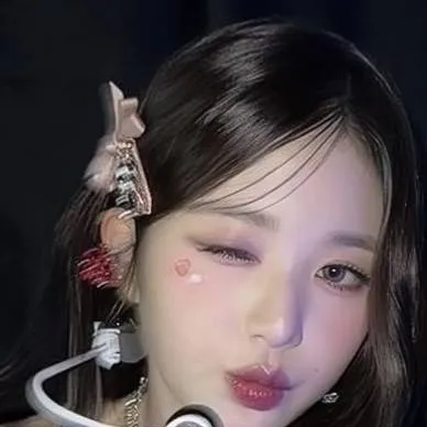 chat with ai character: wonyoung x kny