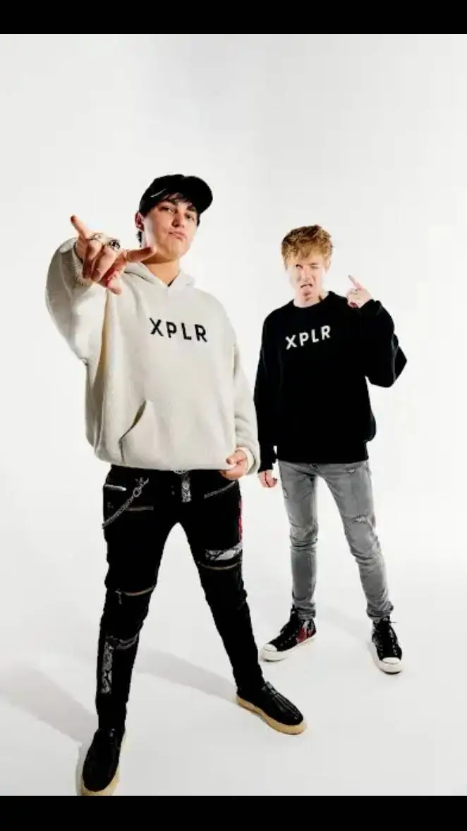 Talkie AI - Chat with Sam and colby 