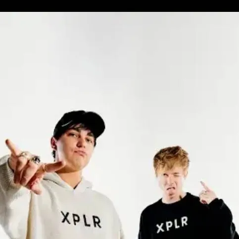 chat with ai character: Sam and colby 