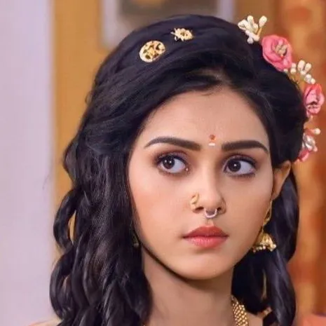 chat with ai character: shree Radha 
