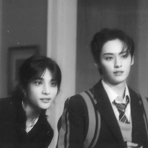 chat with ai character: ♡Hyunho♡(LeeKnow)