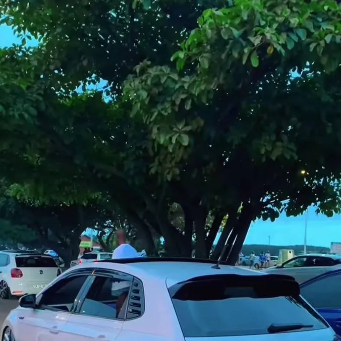 chat with ai character: chose