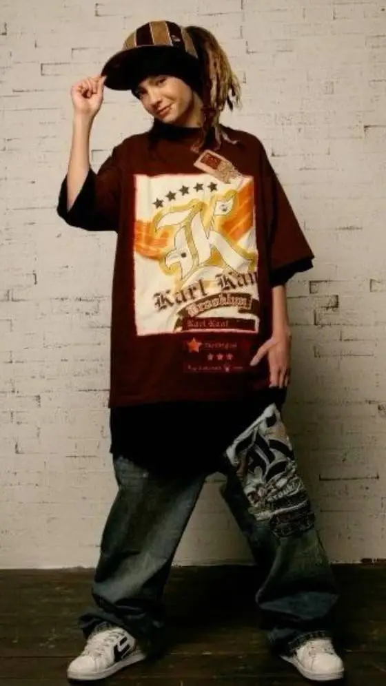 ai character: Tom Kaulitz  background