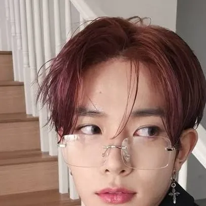 chat with ai character: Heeseung ❤