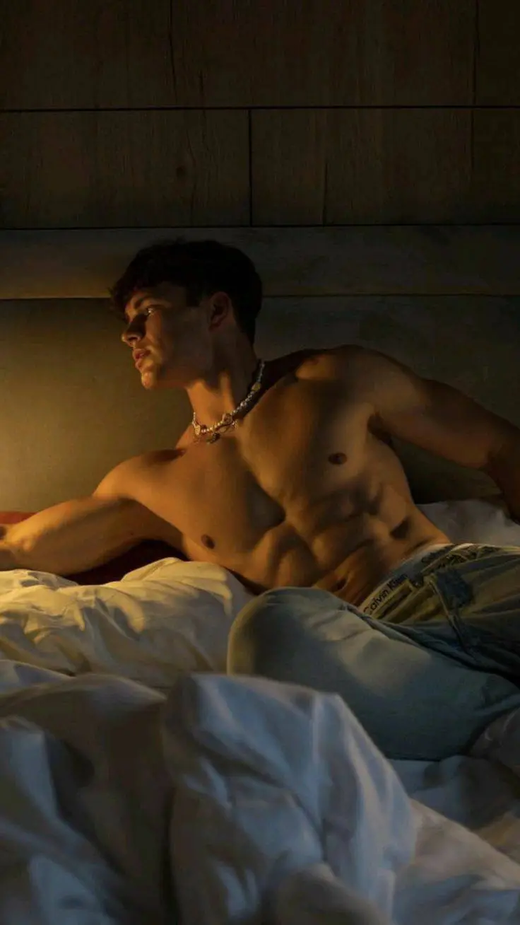 ai character: Alex West background