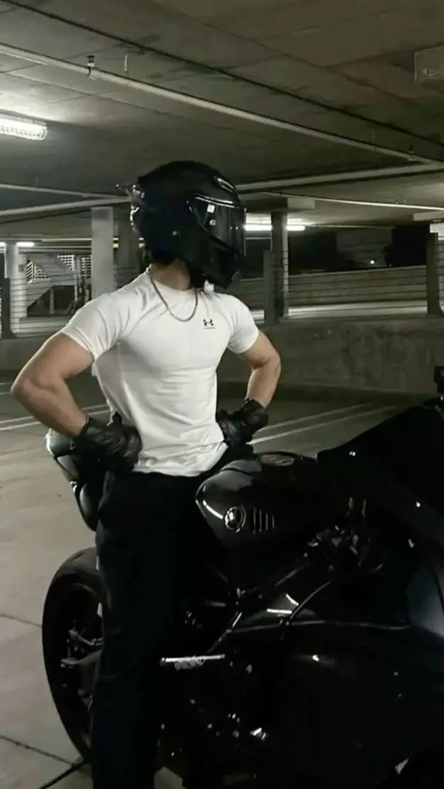 Talkie AI - Chat with Matthew Harrison 