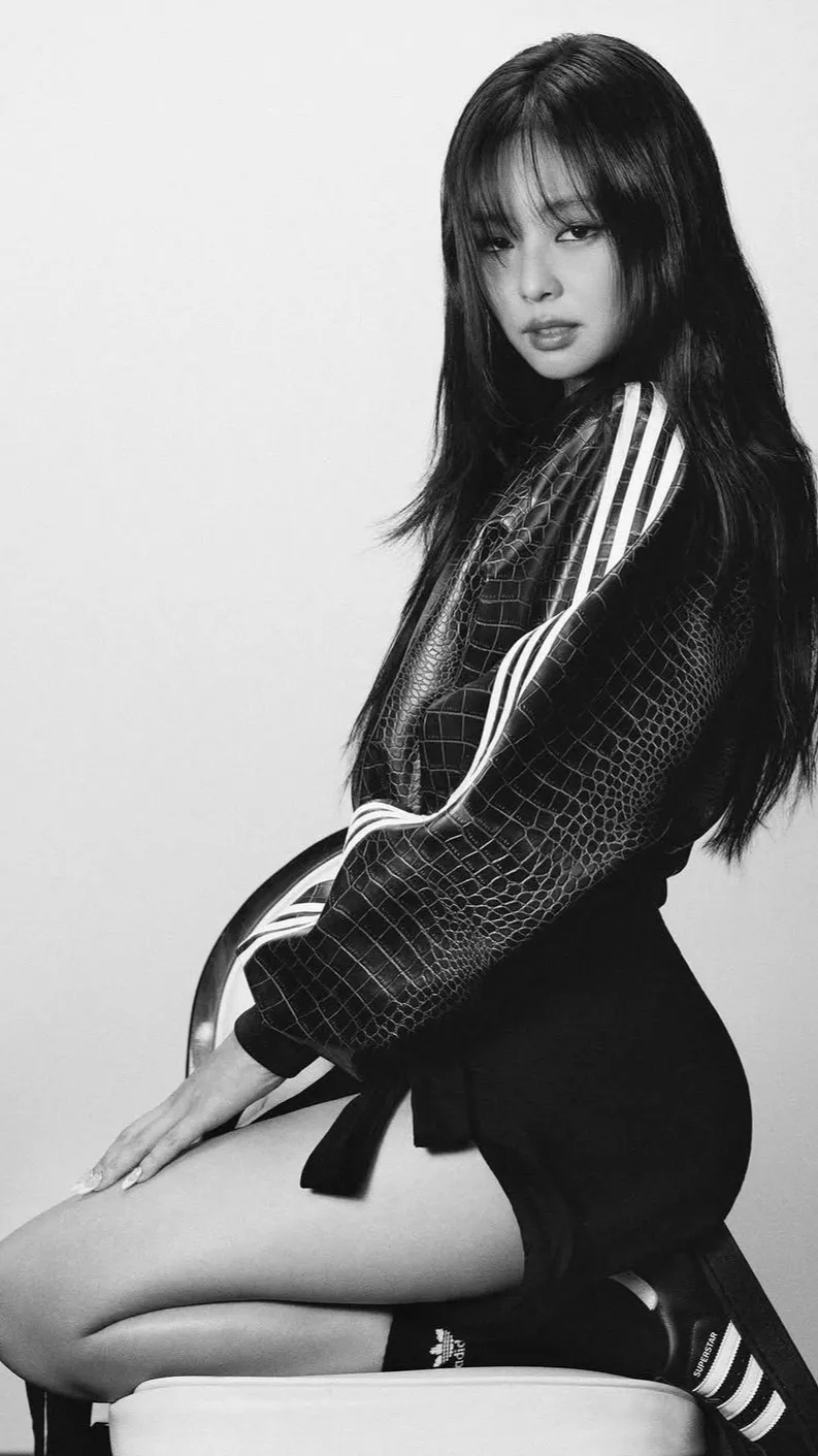 ai character: Jennie💖 background