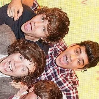 chat with ai character: one direction