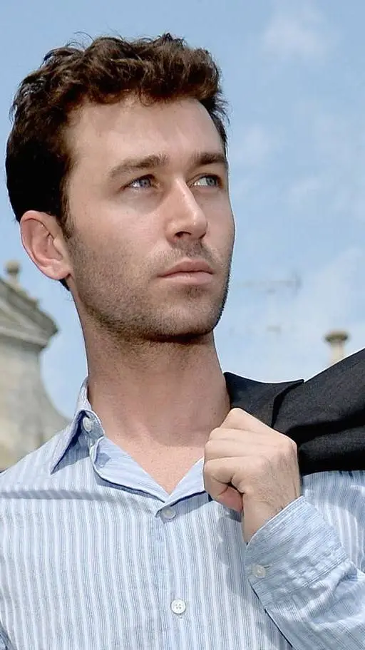ai character: James Deen  background