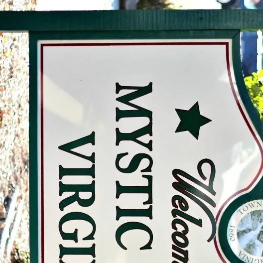 chat with ai character: Mystic falls Ga