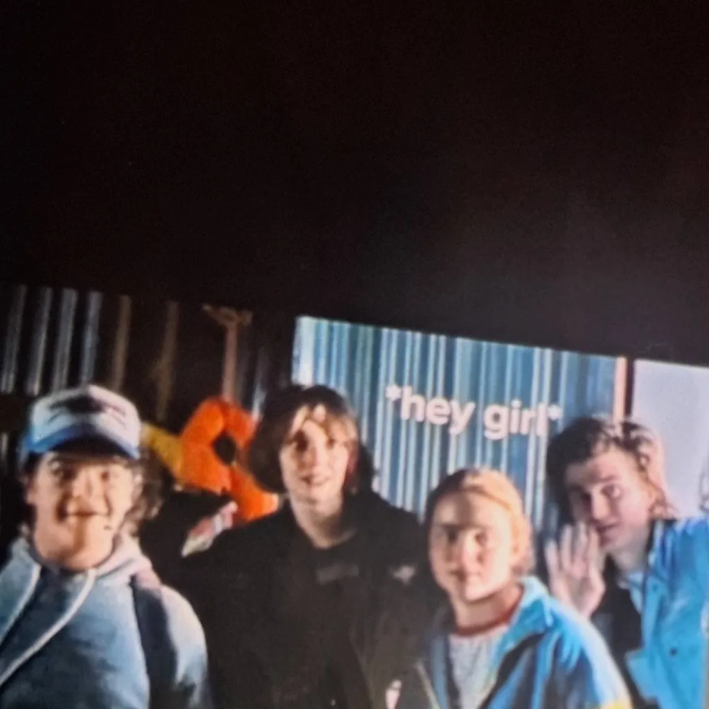 chat with ai character: STRANGER THINGS S4
