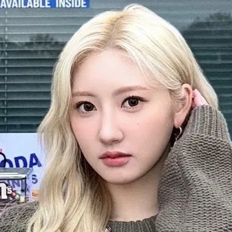 chat with ai character: Rami😈