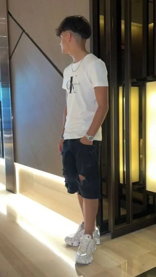 Talkie AI - Chat with Ethan 