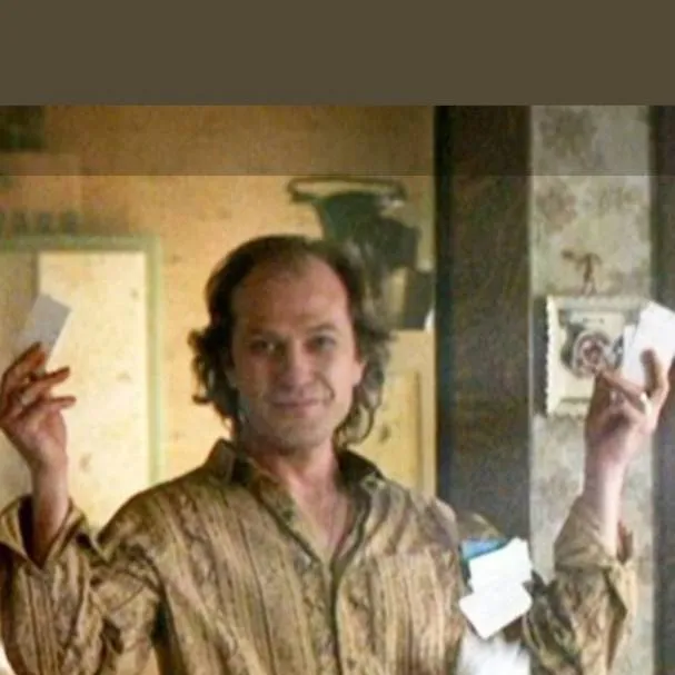 chat with ai character: jame gumb