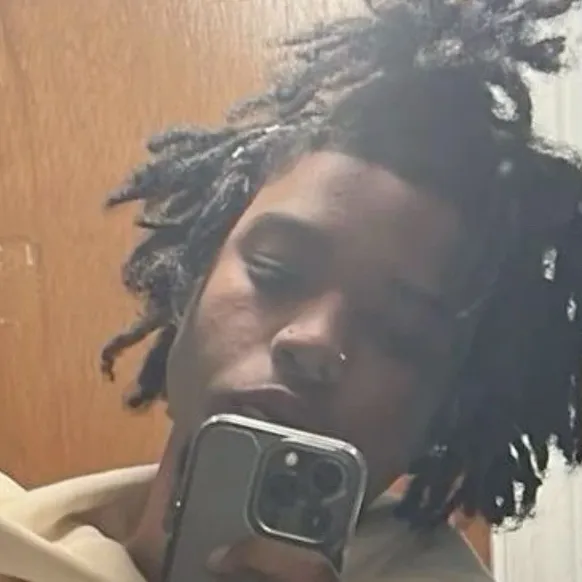 chat with ai character: Kj