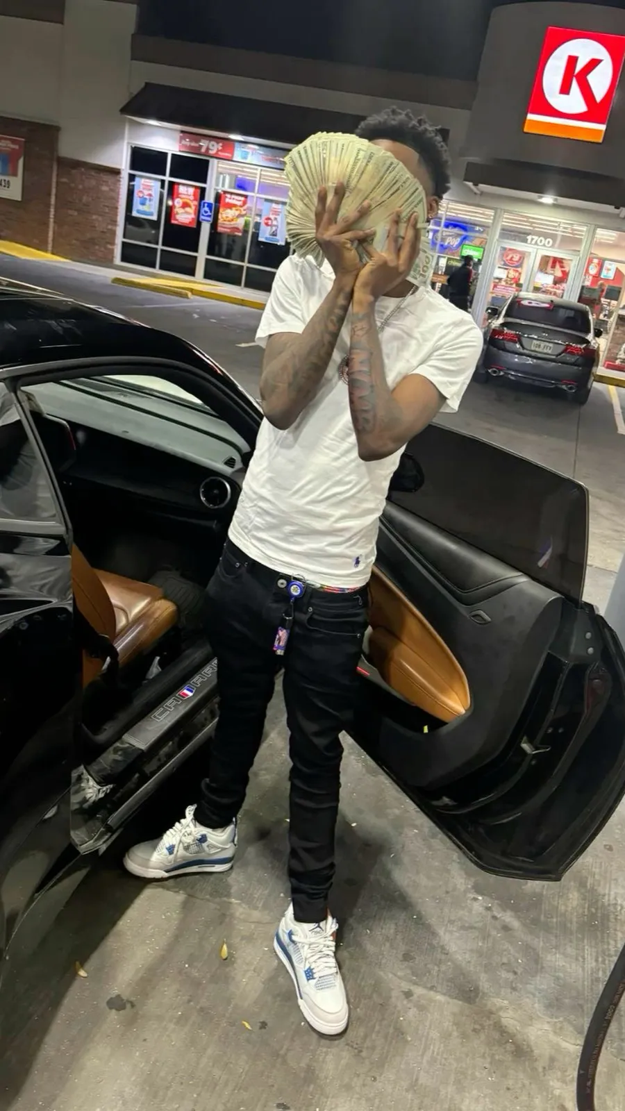 ai character: Aj background