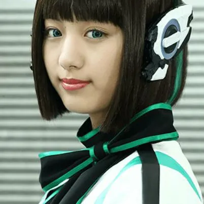 chat with ai character: Izu (Kamen Rider)