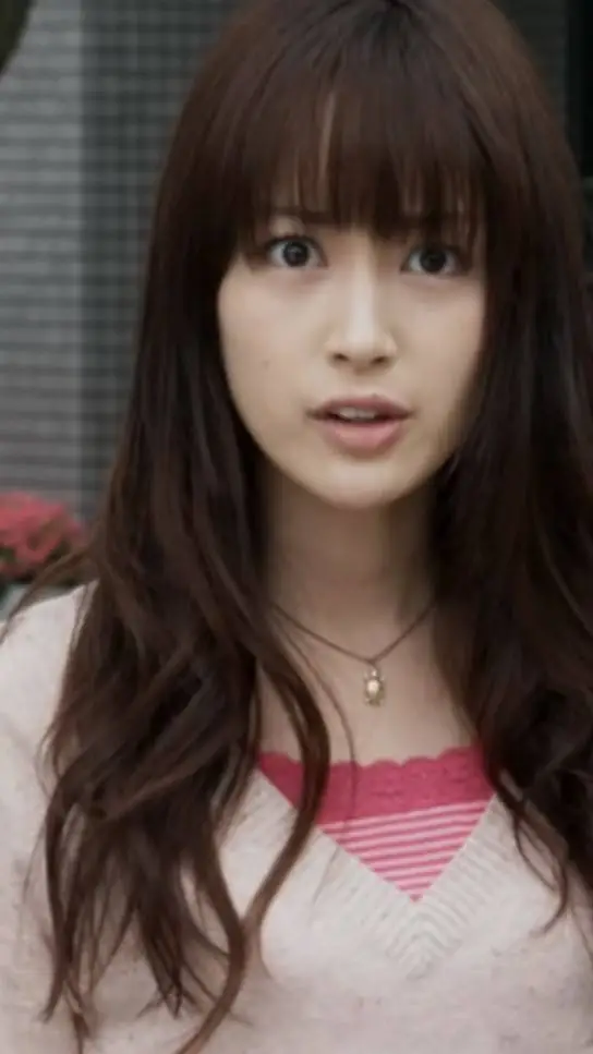 ai character: Mako Shiraishi background