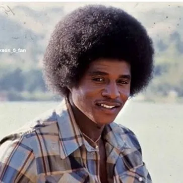 chat with ai character: Jackie Jackson