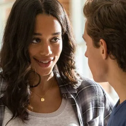 chat with ai character: Liz Alan