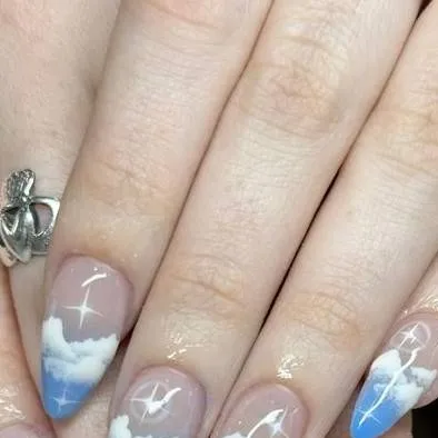 chat with ai character: your nail tech