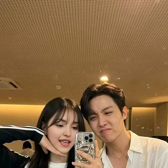 chat with ai character: J-Hope
