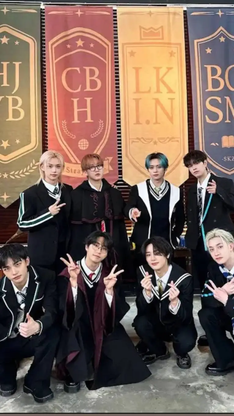 ai character: ⚡Straykids⚡ background