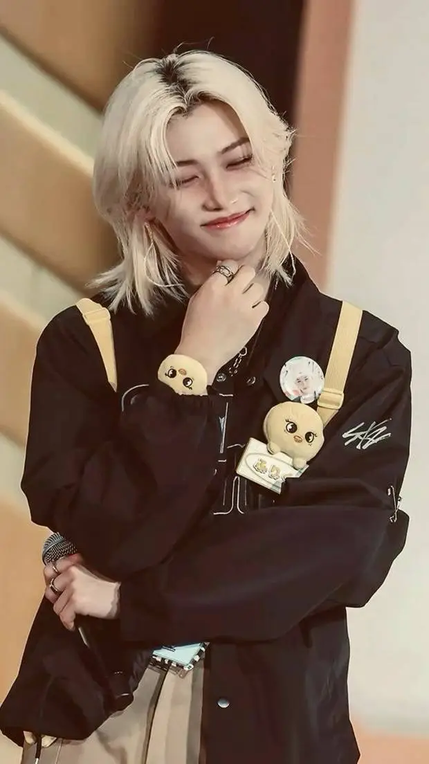 ai character: .◇.~Felix~.◇. background