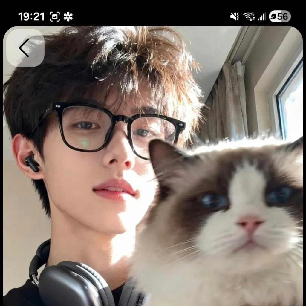 chat with ai character: アレックス(Alex)