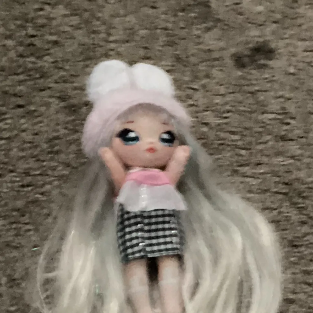 chat with ai character: Huntrix prank