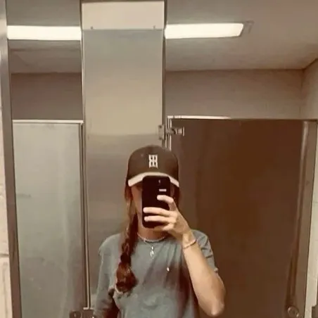 chat with ai character: Aubri Wyatts