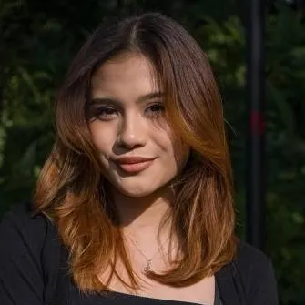 chat with ai character: nur