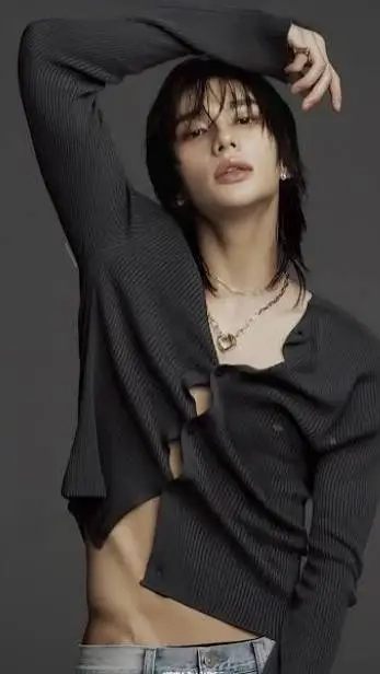 ai character: Hyunjin  background