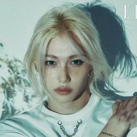 chat with ai character: Lee Felix 