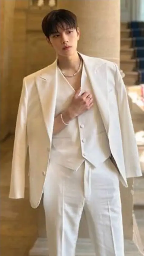 ai character: Seungmin background