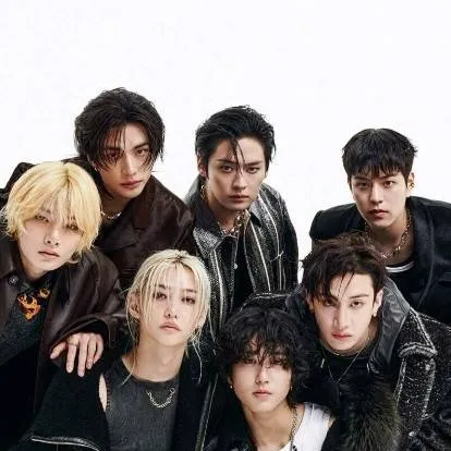 chat with ai character: SKZ+pick me