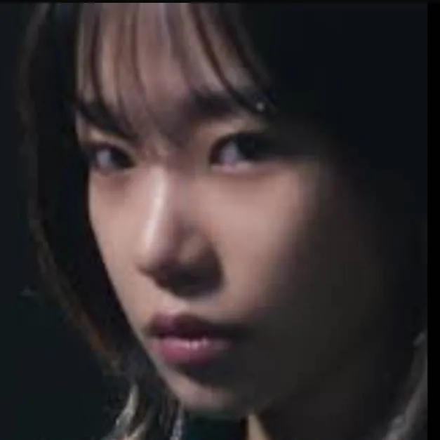 chat with ai character: kim jun-hee/ you