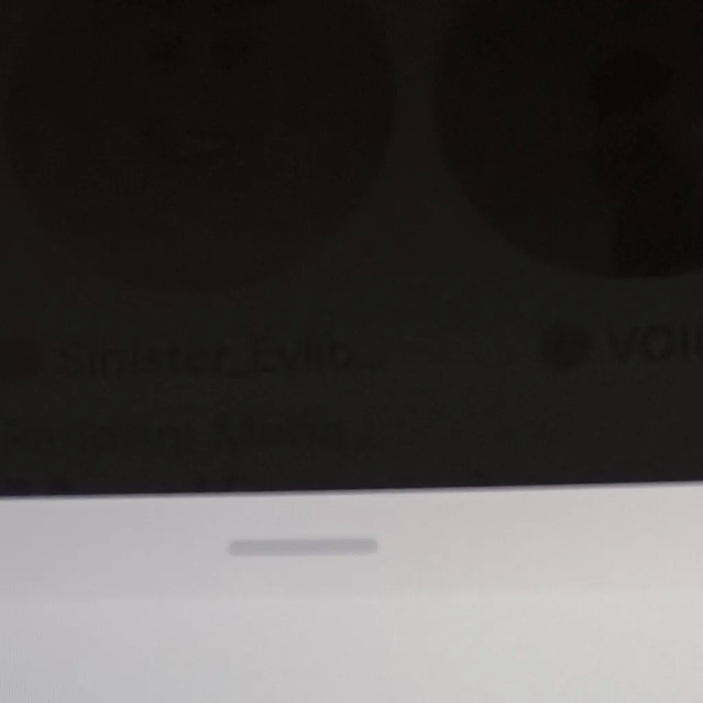 chat with ai character: Casey