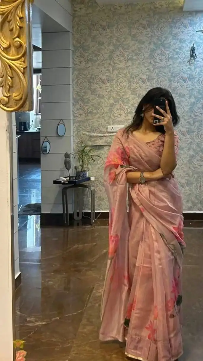 Talkie AI - Chat with Vaani(indian girl)
