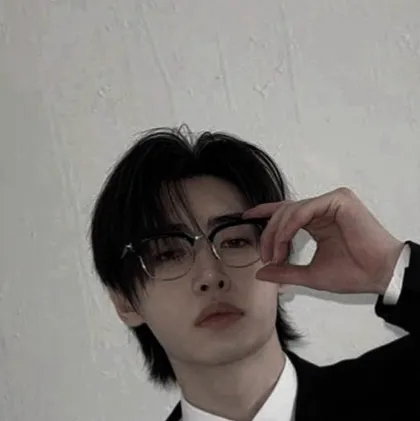 chat with ai character: Park Sunghoon ⛓️