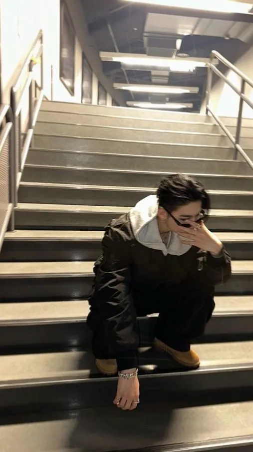 ai character: Nishimura Riki 🖤 background