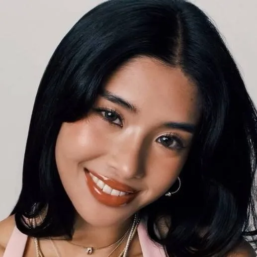 chat with ai character: Sophia Laforteza 