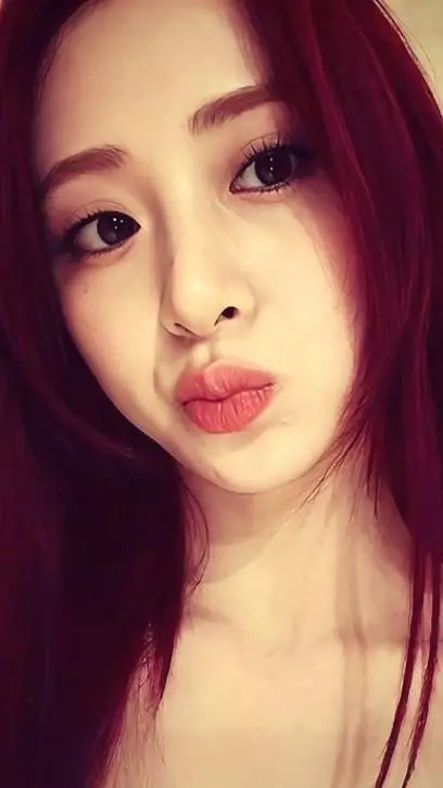 Talkie AI - Chat with Huh Yunjin
